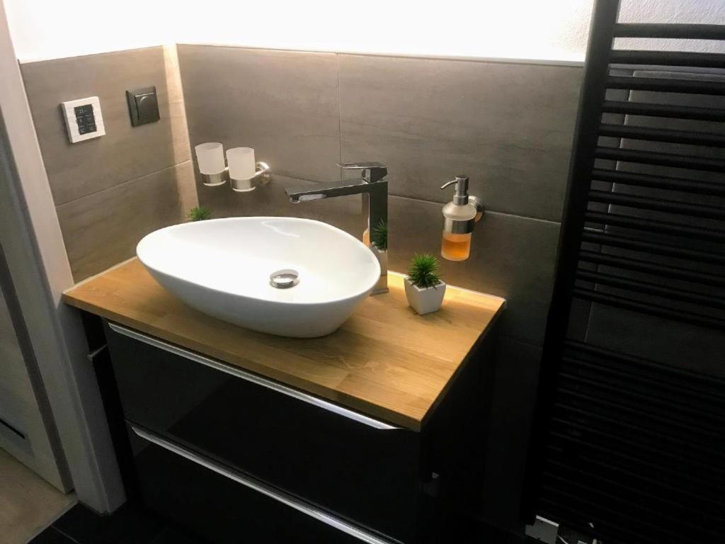 Salzhausblick Business Apartments - Zentrale Lage Am Salzhaus - Mwst-Rechnung Verfuegbar Zittau Bagian luar foto